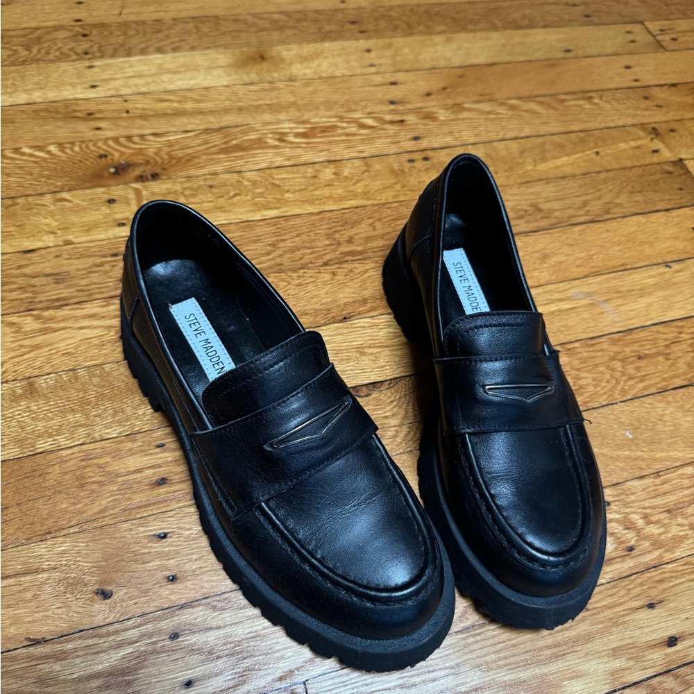 Steve Madden Classic Black Leather Loafers